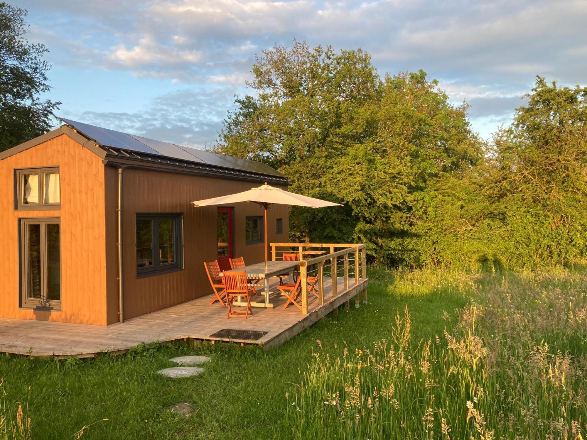 Tiny House Les Jours Heureux Sejour Nature Pres De Dinant Et Des Lacs De L Eau D Heure Villers-le-Gambon Dış mekan fotoğraf