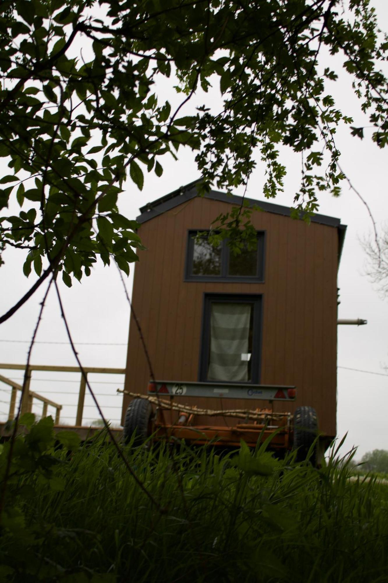 Tiny House Les Jours Heureux Sejour Nature Pres De Dinant Et Des Lacs De L Eau D Heure Villers-le-Gambon Dış mekan fotoğraf